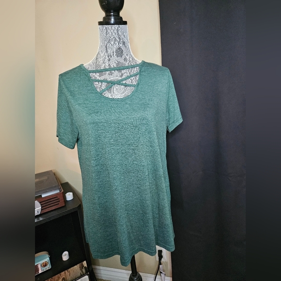 Basic Top - Picture 4 of 4